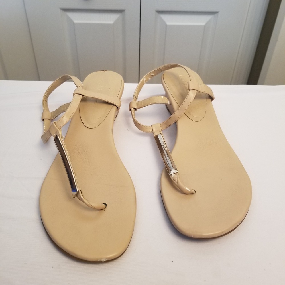 BCBGeneration Beige T-Strap Thong Sandals Gold Metal Detail Tan Womens Size 9 M